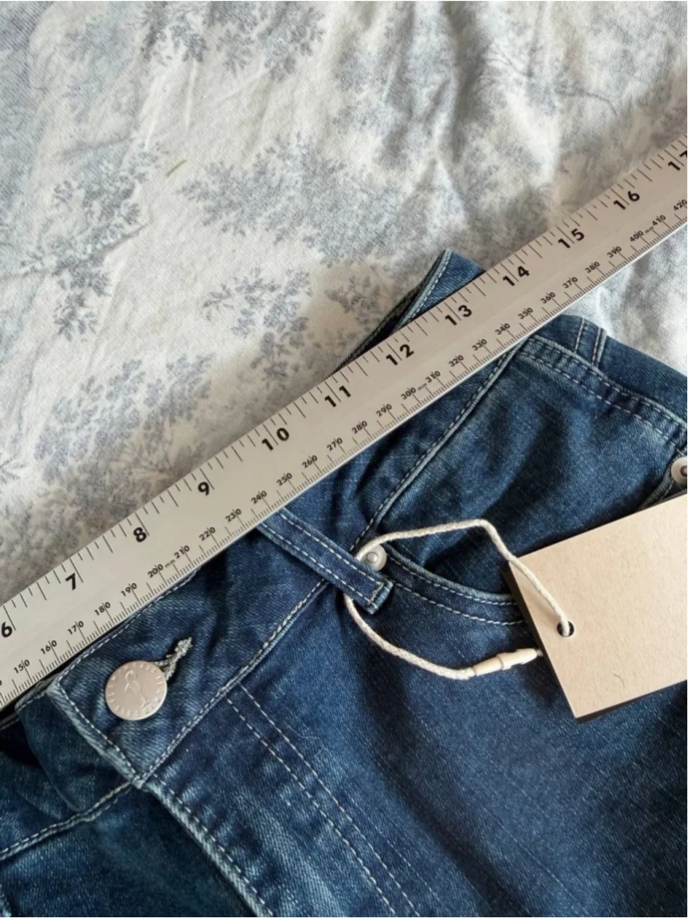 Flamingals Mid Waist Skinny Capri Wash Button Decor Crop Jeans M